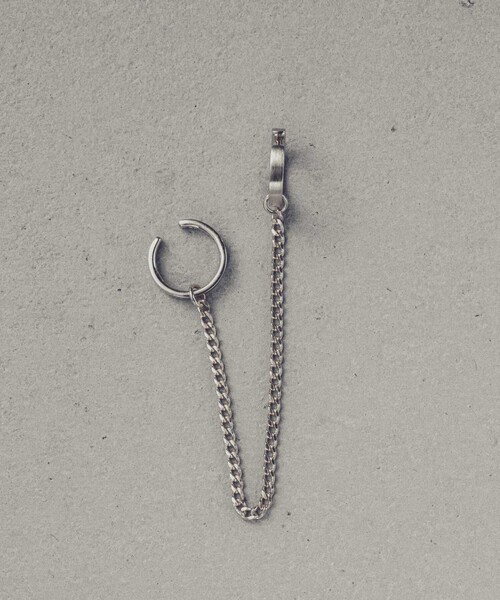 and cloud（アンドクラウド）の「Cable Chain Charm Set Earcuff（イヤーカフ・レディース・ブラック/シルバー/イエローゴールド・FREE）」の4枚目の写真