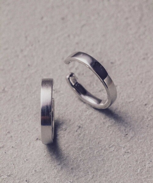 and cloud（アンドクラウド）の「Cable Chain Charm Set Earcuff（イヤーカフ・レディース・ブラック/シルバー/イエローゴールド・FREE）」の5枚目の写真