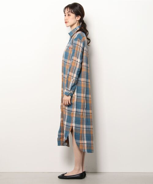UNIVERSAL OVERALL（ユニバーサルオーバーオール）の「UNIVERSAL OVERALL　SHIRT OP U2132844（シャツワンピース・レディース・ベージュ/オリーブ/ブルー・FREE）」の5枚目の写真