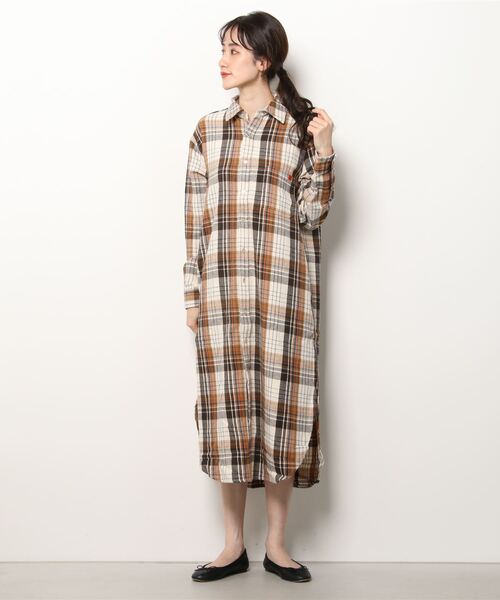 UNIVERSAL OVERALL（ユニバーサルオーバーオール）の「UNIVERSAL OVERALL　SHIRT OP U2132844（シャツワンピース・レディース・ベージュ/オリーブ/ブルー・FREE）」の8枚目の写真