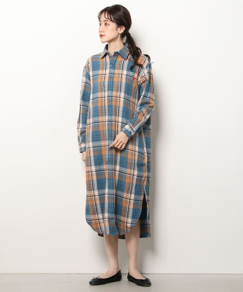 UNIVERSAL OVERALL（ユニバーサルオーバーオール）の「UNIVERSAL OVERALL　SHIRT OP U2132844（シャツワンピース・レディース・ベージュ/オリーブ/ブルー・FREE）」の7枚目の写真