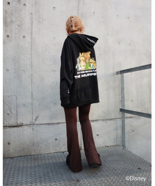 FIG&VIPER（フィグアンドバイパー）の「Kermit group BIGフ―ディ（パーカー・レディース・ホワイト/ブラック・FREE）」の13枚目の写真