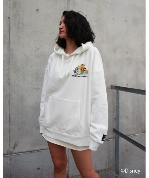 FIG&VIPER（フィグアンドバイパー）の「Kermit group BIGフ―ディ（パーカー・レディース・ホワイト/ブラック・FREE）」の20枚目の写真