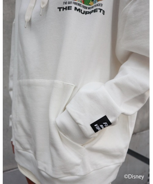 FIG&VIPER（フィグアンドバイパー）の「Kermit group BIGフ―ディ（パーカー・レディース・ホワイト/ブラック・FREE）」の8枚目の写真