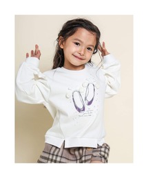 Noeil aime BeBe（ノイユエイムベベ）の「Noeil aime BeBe/肩 フリル ぽんぽん付き シューズ モチーフ 裏ファー トレーナー(80~130cm)（スウェット・キッズ）」