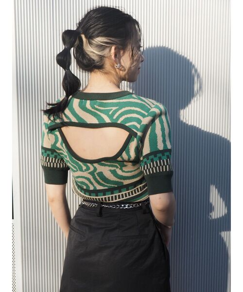 EVRIS（エヴリス）の「バックオープンジャガードニットトップス（ニット/セーター・レディース・オレンジ/ブルー/グリーン・FREE）」の2枚目の写真