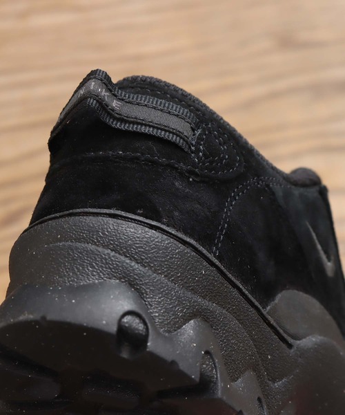 NIKE（ナイキ）の「NIKE WOMENS LAHAR LOW 【SP】（スニーカー・レディース・ブラック・23.5cm/25.5cm/26.5cm/27.5cm/28.5cm/23.0cm/24.0cm/25.0cm/26.0cm/27.0cm/28.0cm/29.0cm/24.5㎝/30.0cm）」の5枚目の写真