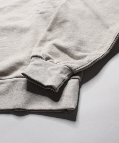 AVIREX（アヴィレックス）の「【直営店限定】エアフォース クルーネック スウェット / AIR FORCE CREW SWEAT / アヴィレックス / AVIREX（スウェット・メンズ・ブラック/エンジ/オートミール/ネイビー/オリーブ・MEDIUM/LARGE/X-LARGE/XX-LARGE）」の8枚目の写真