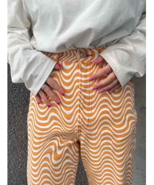 SLY(スライ)の「WAVY PATTERN HW STRAIGHT PT/ハイウエストデニムパンツ(デニムパンツ・レディース・ブルー系その他/オレンジ系その他・1/2/0)」の22枚目の写真