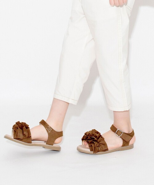 BRANSHES(ブランシェス)の「フリルサンダル(サンダル・キッズ・キャメル/ブラック/グレー/フューシャピンク・18.0cm/19.0cm/17.0cm/15.0cm/16.0cm/20.0cm/14.0cm/21.0cm)」の1枚目の写真