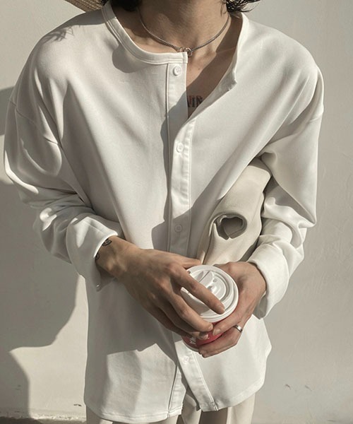 WESTBOY(ウエストボーイ)の「ルーズシルエットノーカラーシャツ WOG22S1TP06 【WB ORIGINALS】(シャツ/ブラウス・メンズ・グリーン/ブラウン/ブラック/ホワイト・M/L/XL)」の2枚目の写真