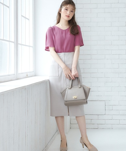 12Twelve Agenda(トゥエルブ アジェンダ)の「newNANOTEX前後2wayフレアスリーブVネックブラウス(シャツ/ブラウス・レディース・ネイビー/ピンク/グレイッシュベージュ・M)」の9枚目の写真