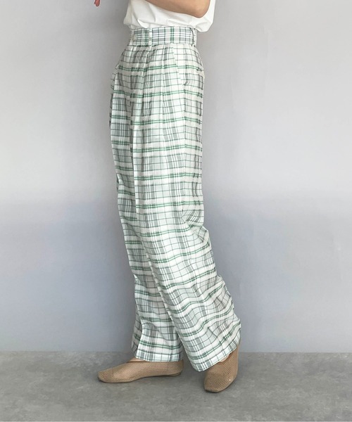 audrey and john wad（オードリーアンドジョンワッド）の「裏付き2タックチェックパンツ（その他パンツ・レディース・ブラック/グリーン・M）」の8枚目の写真
