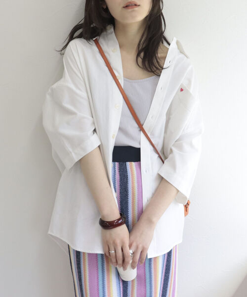 fredy repit(フレディレピ)の「【WEB限定カラーあり】ハート刺繍ストライプシャツ(シャツ/ブラウス・レディース・オフホワイト/ブルー系その他/イエロー系その他/ピンク系その他/オレンジ系その他・38)」の2枚目の写真