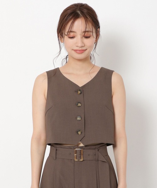 mysty woman（ミスティウーマン）の「コンパクトベストＴＯＰＳ 285717（ベスト・レディース・ブラウン/ダークオレンジ/アイボリー・FREE）」の10枚目の写真