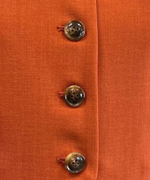 mysty woman（ミスティウーマン）の「コンパクトベストＴＯＰＳ 285717（ベスト・レディース・ブラウン/ダークオレンジ/アイボリー・FREE）」の17枚目の写真