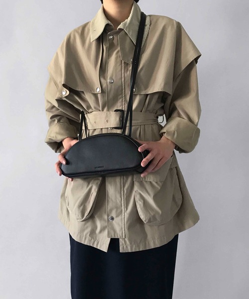 LE VERNIS(ル・ベルニ)の「LE VERNIS(ル・ベルニ)miniボストンショルダーバッグ(ショルダーバッグ・レディース・ブラック/ベージュ/ブラウン/ブルー・FREE)」の1枚目の写真