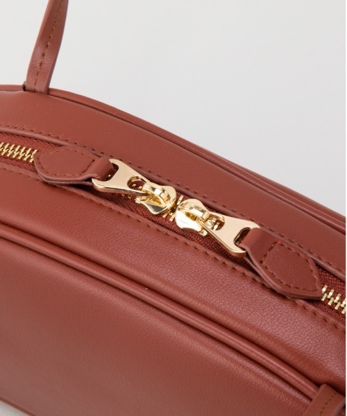 LE VERNIS(ル・ベルニ)の「LE VERNIS(ル・ベルニ)miniボストンショルダーバッグ(ショルダーバッグ・レディース・ブラック/ベージュ/ブラウン/ブルー・FREE)」の14枚目の写真