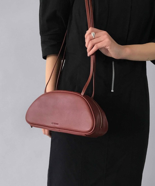 LE VERNIS(ル・ベルニ)の「LE VERNIS(ル・ベルニ)miniボストンショルダーバッグ(ショルダーバッグ・レディース・ブラック/ベージュ/ブラウン/ブルー・FREE)」の19枚目の写真