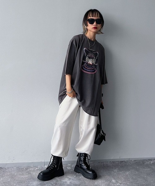 PAGEBOY（ページボーイ）の「スペースロックBIGプルオーバー（Tシャツ/カットソー・レディース・チャコールグレー/オフホワイト/ピンク系その他・FREE）」の8枚目の写真