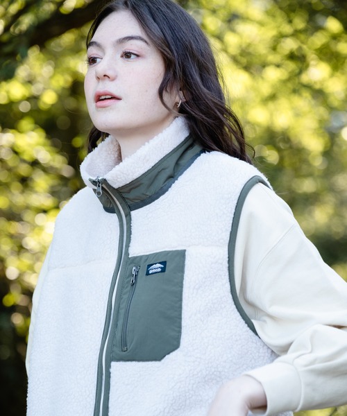 OUTDOOR PRODUCTS(アウトドアプロダクツ)の「防風ボアスタンドカラーベスト ユニセックス ワンポイントブランドロゴ モコモコ(ブルゾン・メンズ・ダークベージュ/カーキ/アイボリー/ホワイト系その他・MEDIUM/X-LARGE/LARGE/SMALL)」の17枚目の写真