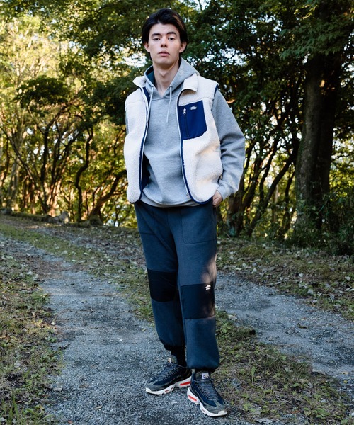 OUTDOOR PRODUCTS(アウトドアプロダクツ)の「防風ボアスタンドカラーベスト ユニセックス ワンポイントブランドロゴ モコモコ(ブルゾン・メンズ・ダークベージュ/カーキ/アイボリー/ホワイト系その他・MEDIUM/X-LARGE/LARGE/SMALL)」の18枚目の写真