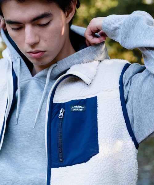 OUTDOOR PRODUCTS(アウトドアプロダクツ)の「防風ボアスタンドカラーベスト ユニセックス ワンポイントブランドロゴ モコモコ(ブルゾン・メンズ・ダークベージュ/カーキ/アイボリー/ホワイト系その他・MEDIUM/X-LARGE/LARGE/SMALL)」の22枚目の写真