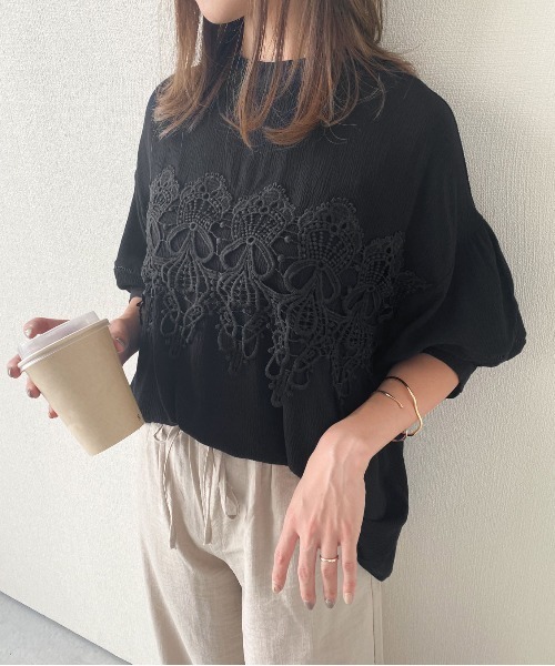 SUGAR BISKET(シュガービスケット)の「2Wayレースブラウス(シャツ/ブラウス・レディース・ホワイト/ベージュ/グリーン/ブラック・フリー)」の2枚目の写真