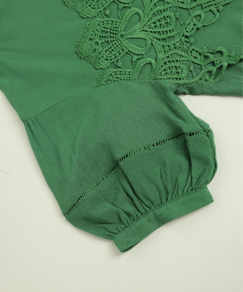 SUGAR BISKET(シュガービスケット)の「2Wayレースブラウス(シャツ/ブラウス・レディース・ホワイト/ベージュ/グリーン/ブラック・フリー)」の6枚目の写真