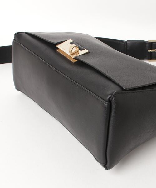 ALLSAINTS レザー ボディバッグ 黒 ALLSAINTS（オールセインツ）の「SASHA LEATHER CROSSBODY BAG
