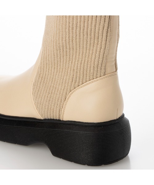 noyau(ノヤウ)の「ボリュームソールソックスブーツ(ブーツ・レディース・アイボリー/ブラック・S/M/L/LL)」の7枚目の写真