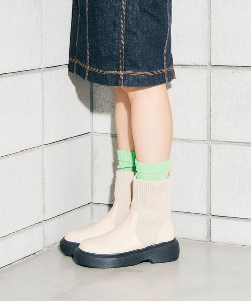noyau(ノヤウ)の「ボリュームソールソックスブーツ(ブーツ・レディース・アイボリー/ブラック・S/M/L/LL)」の20枚目の写真