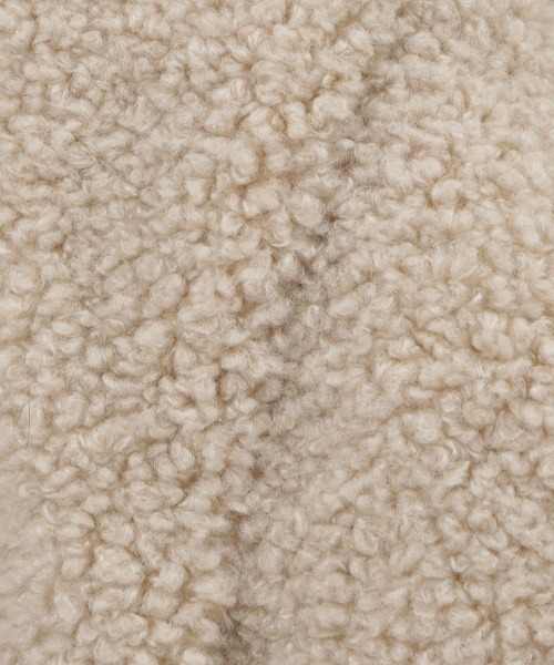 CLANE（クラネ）の「REVERSIBLE BOA JACKET（ノーカラージャケット・レディース・アイボリー/ブラック/カーキ・1/2）」の21枚目の写真