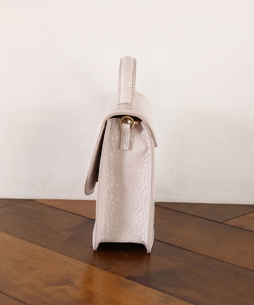 one after another NICE CLAUP（ワンアフターアナザーナイスクラップ）の「【オリジナルロゴチャーム】クロコミニBAG（ショルダーバッグ・レディース・アイボリー/ダークブラウン/ライトグレー・FREE）」の6枚目の写真