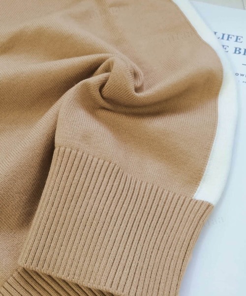 Dalfwin（ダールフィン）の「QUEENラインロゴデザインニットゴルフウェア（ニット/セーター・レディース・ベージュ/ブラック・FREE）」の13枚目の写真