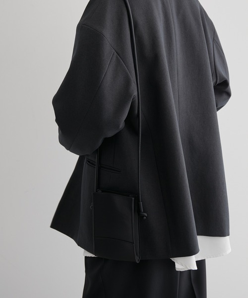 JUNRED(ジュンレッド)の「シンセティックレザーミニショルダーバッグ(ショルダーバッグ・メンズ・チャコールグレー/ブラック・FREE)」の4枚目の写真