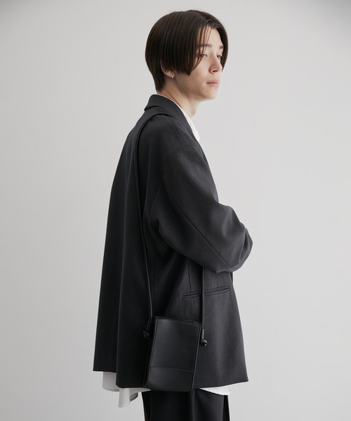 JUNRED(ジュンレッド)の「シンセティックレザーミニショルダーバッグ(ショルダーバッグ・メンズ・チャコールグレー/ブラック・FREE)」の5枚目の写真