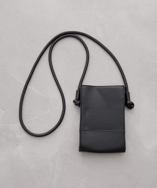 JUNRED(ジュンレッド)の「シンセティックレザーミニショルダーバッグ(ショルダーバッグ・メンズ・チャコールグレー/ブラック・FREE)」の12枚目の写真
