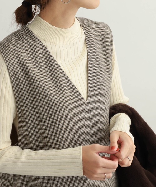 URBAN RESEARCH DOORS（アーバンリサーチドアーズ）の「ハイネックリブニット（ニット/セーター・レディース・アイボリー/ブラック/イエロー/グレー・MEDIUM）」の5枚目の写真