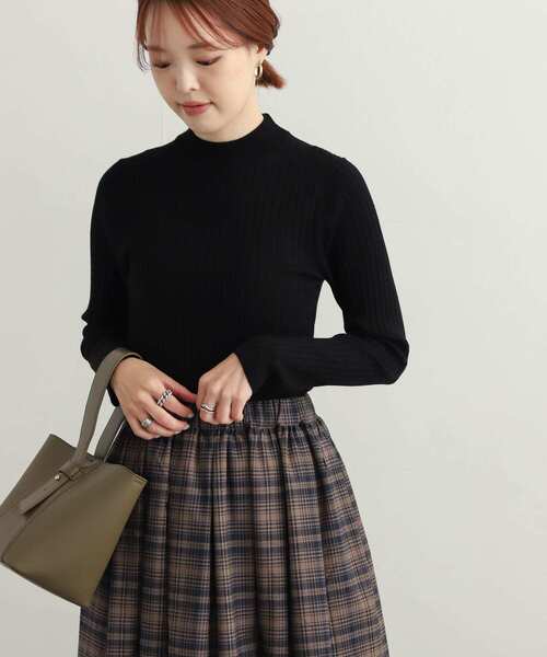 URBAN RESEARCH DOORS（アーバンリサーチドアーズ）の「ハイネックリブニット（ニット/セーター・レディース・アイボリー/ブラック/イエロー/グレー・MEDIUM）」の21枚目の写真