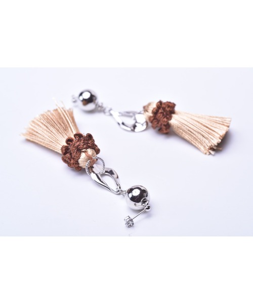 tone（トーン）の「【Astyle】フリンジ×シルバーボールピアス(MA)（ピアス（両耳用）・レディース・シルバー・FREE）」の2枚目の写真