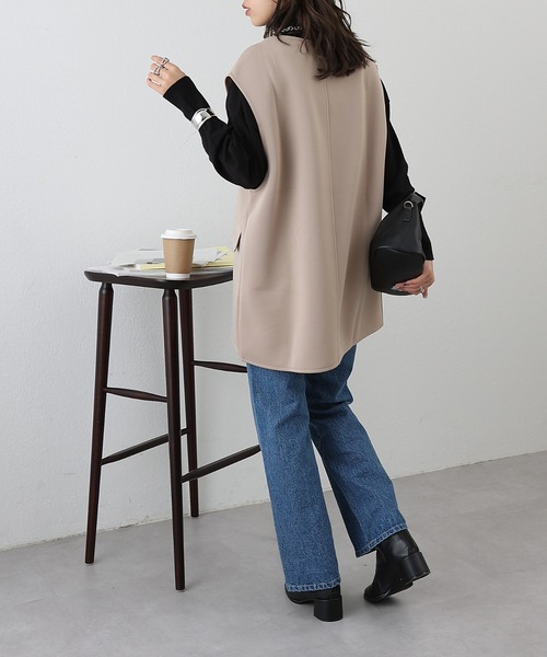 COLONY 2139（コロニートゥーワンスリーナイン）の「ポンチVネックノースリーブベスト（ベスト・レディース・グレイッシュベージュ/ブラック/アイボリー・FREE）」の11枚目の写真