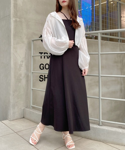 INGNI（イング）の「ホルターネックフレアキャミ／ワンピース（ワンピース・レディース・ブラック/モカ・M）」の2枚目の写真