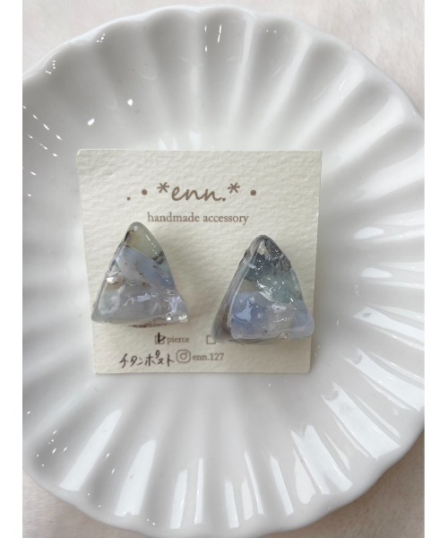 tone(トーン)の「【enn】レジンピアス(MA)(ピアス(両耳用)・レディース・C/F/E/A/D/G/B/H・FREE)」の1枚目の写真