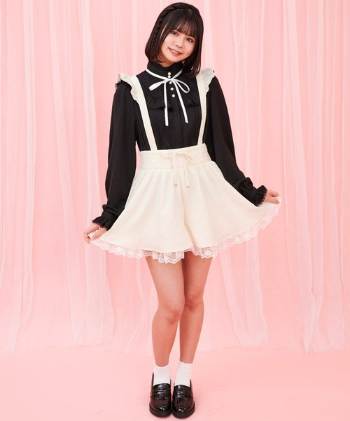 Secret Honey（シークレットハニー）の「フリルサスペンダー付フレアショートパンツ（その他パンツ・レディース・キナリ/ブラック/ストライプ・MEDIUM）」の4枚目の写真