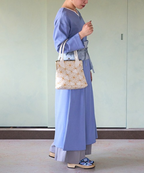 カヤ(カヤ)の「【カヤ】たおやか がま口ハンドバッグ(ハンドバッグ・レディース・ブラック/ライトブルー/ホワイト・FREE)」の7枚目の写真