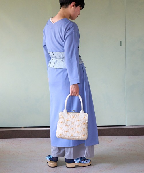 カヤ(カヤ)の「【カヤ】たおやか がま口ハンドバッグ(ハンドバッグ・レディース・ブラック/ライトブルー/ホワイト・FREE)」の5枚目の写真