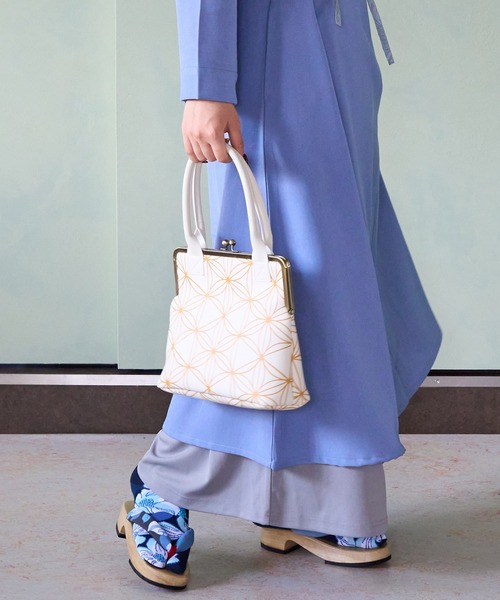 カヤ(カヤ)の「【カヤ】たおやか がま口ハンドバッグ(ハンドバッグ・レディース・ブラック/ライトブルー/ホワイト・FREE)」の6枚目の写真