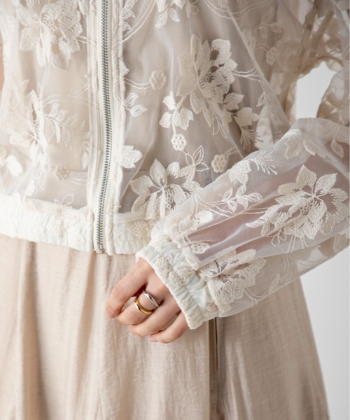 MILLION CARATS(ミリオンカラッツ)の「【STYLE4】花刺繍チュールレースブルゾン(ブルゾン・レディース・オフホワイト・FREE)」の11枚目の写真