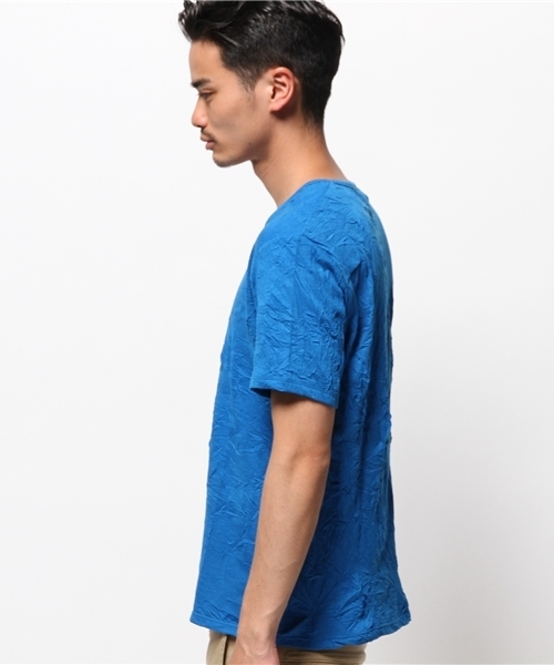 HAMNETT(ハムネット)の「【HAMNETT】 ワッシャ―T / VネックTシャツ(Tシャツ/カットソー・メンズ・ブルー・L/M/S)」の2枚目の写真